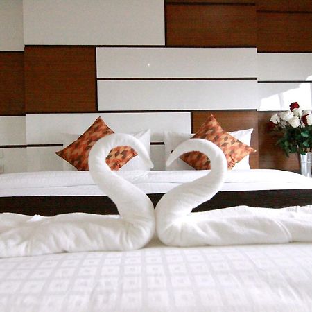 Ttt Hotel Хатъяй Экстерьер фото