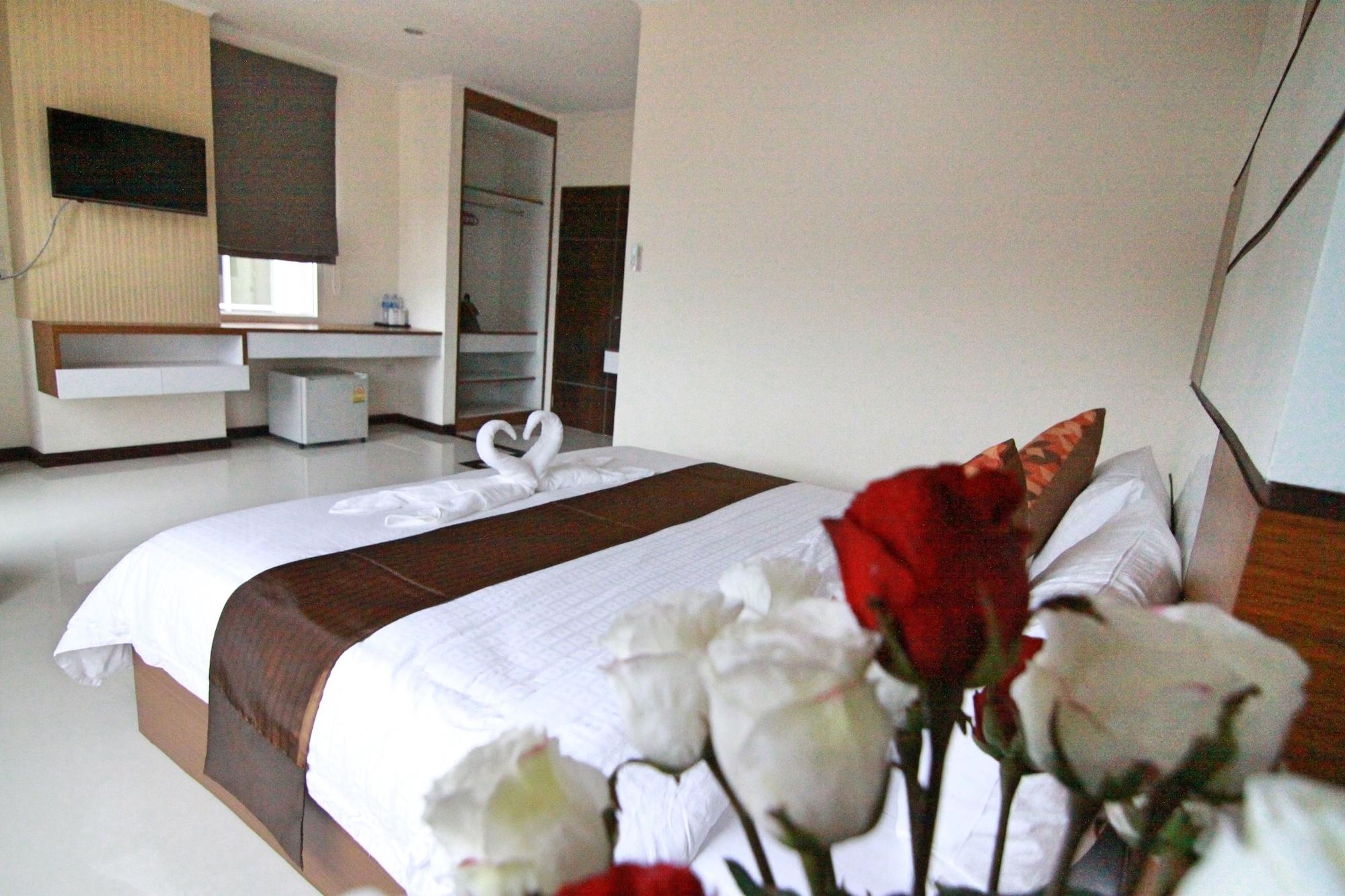 Ttt Hotel Хатъяй Экстерьер фото