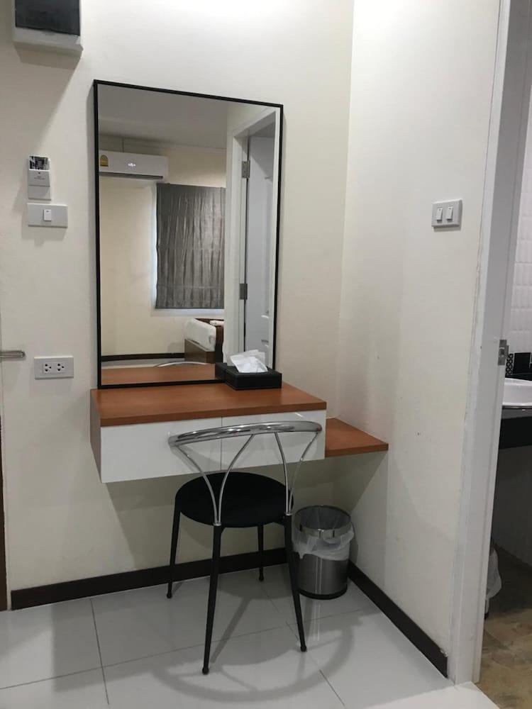 Ttt Hotel Хатъяй Экстерьер фото