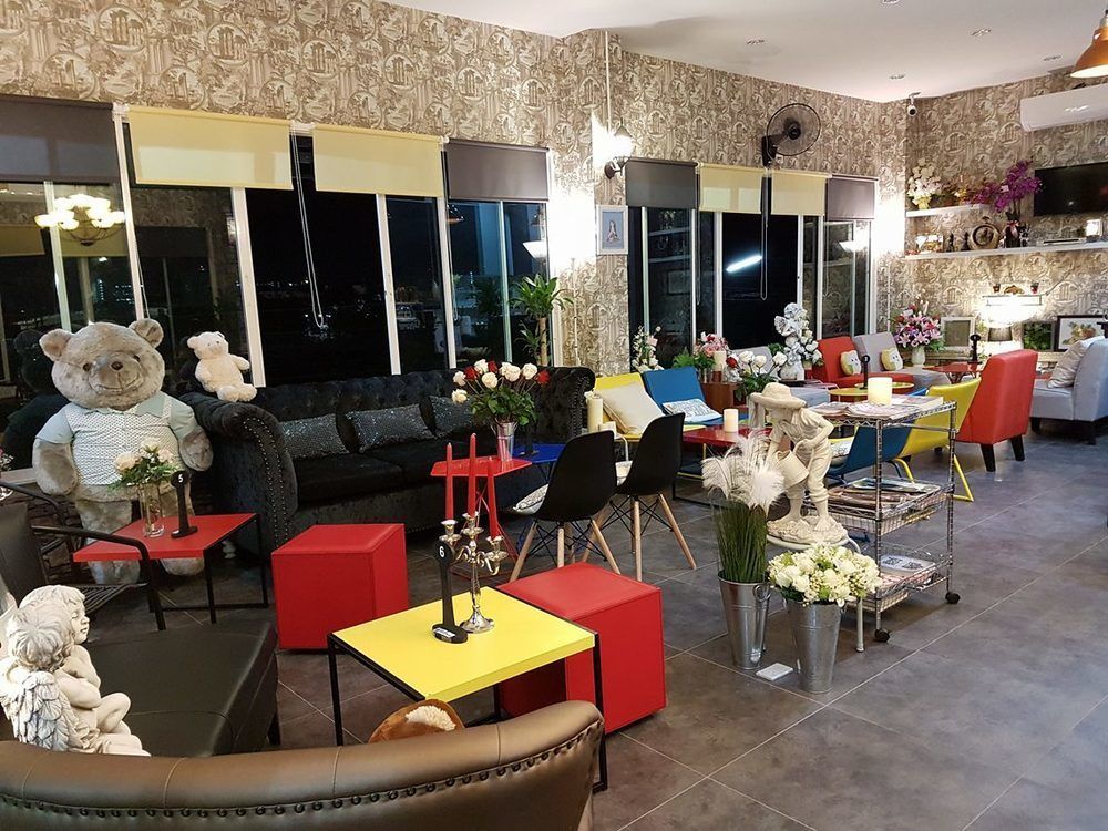 Ttt Hotel Хатъяй Экстерьер фото