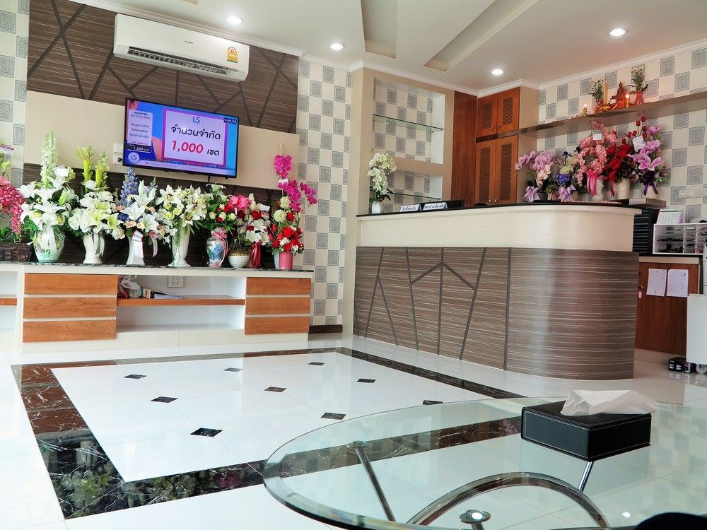 Ttt Hotel Хатъяй Экстерьер фото