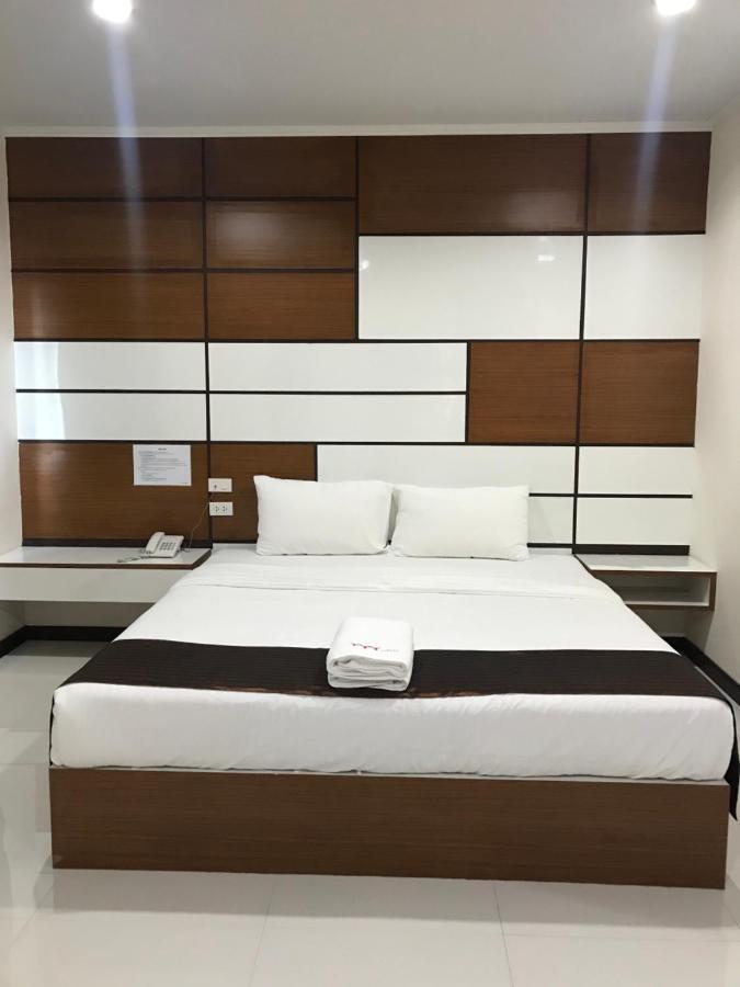 Ttt Hotel Хатъяй Экстерьер фото